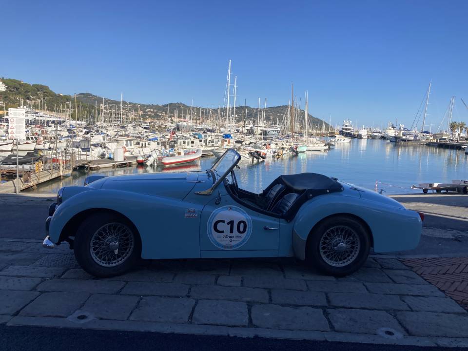 Image 2/42 of Triumph TR 3A (1960)