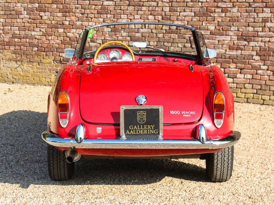 Image 6/50 of Alfa Romeo Giulia 1600 Spider (1963)