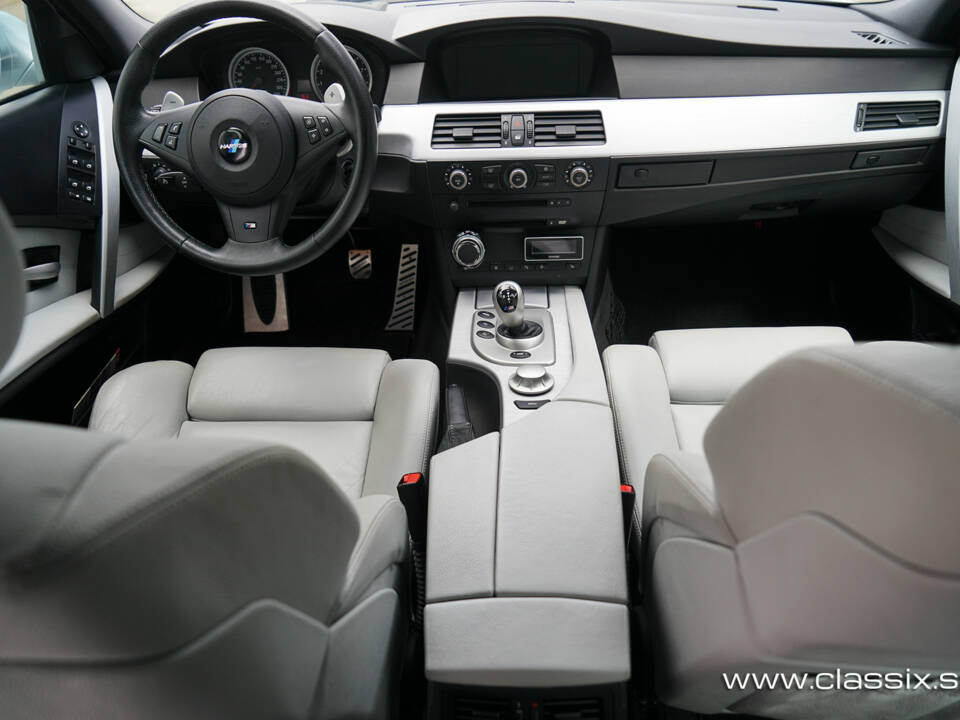 Afbeelding 5/22 van BMW M5 (2005)