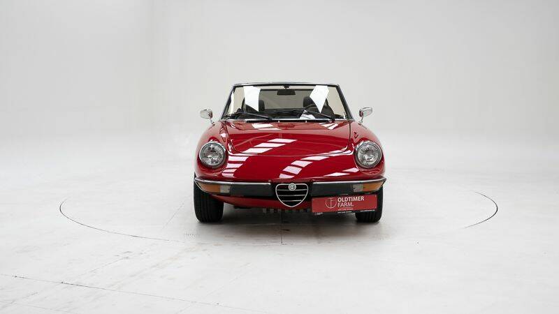 Image 5/15 of Alfa Romeo 2000 Spider Veloce (1981)