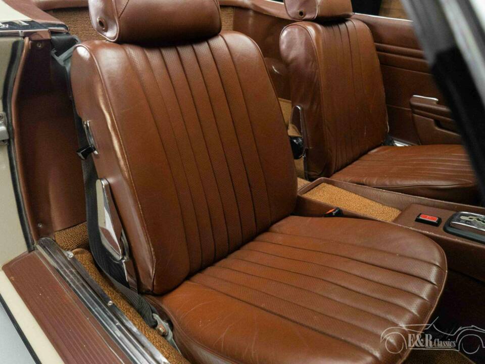 Image 9/19 of Mercedes-Benz 350 SL (1972)