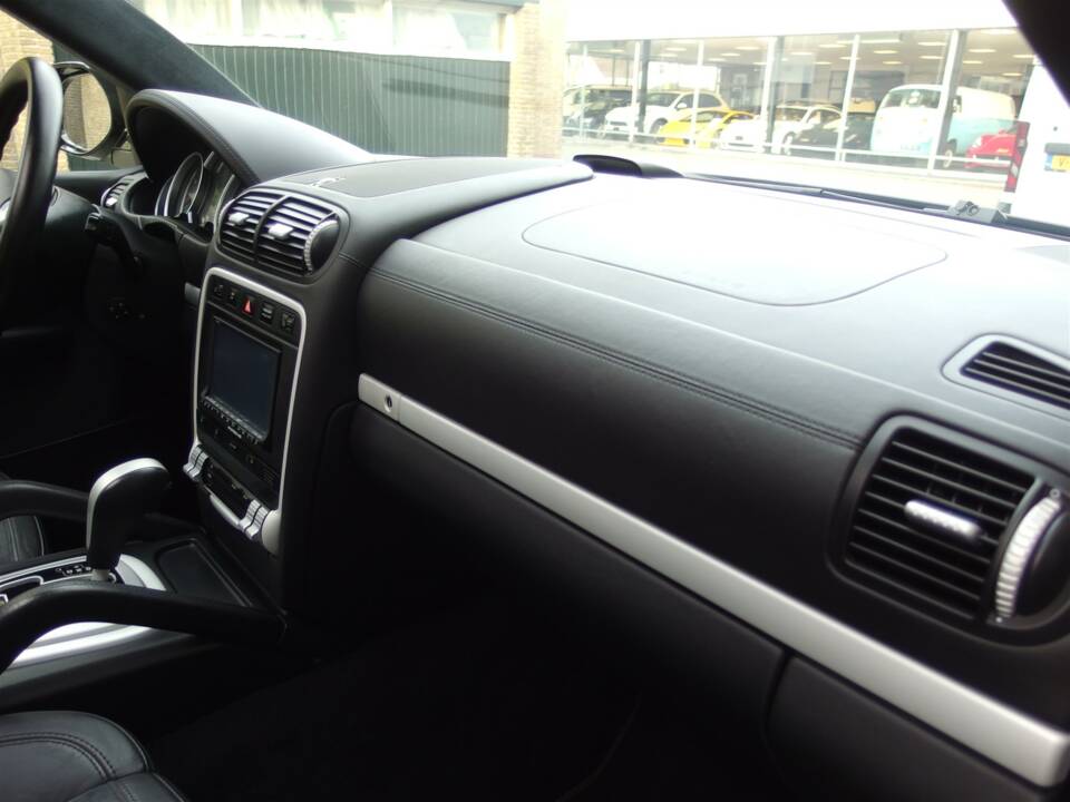 Immagine 41/99 di Porsche Cayenne GTS (2008)