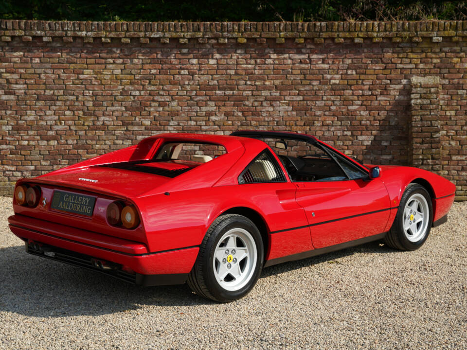 Immagine 2/50 di Ferrari 328 GTS (1986)