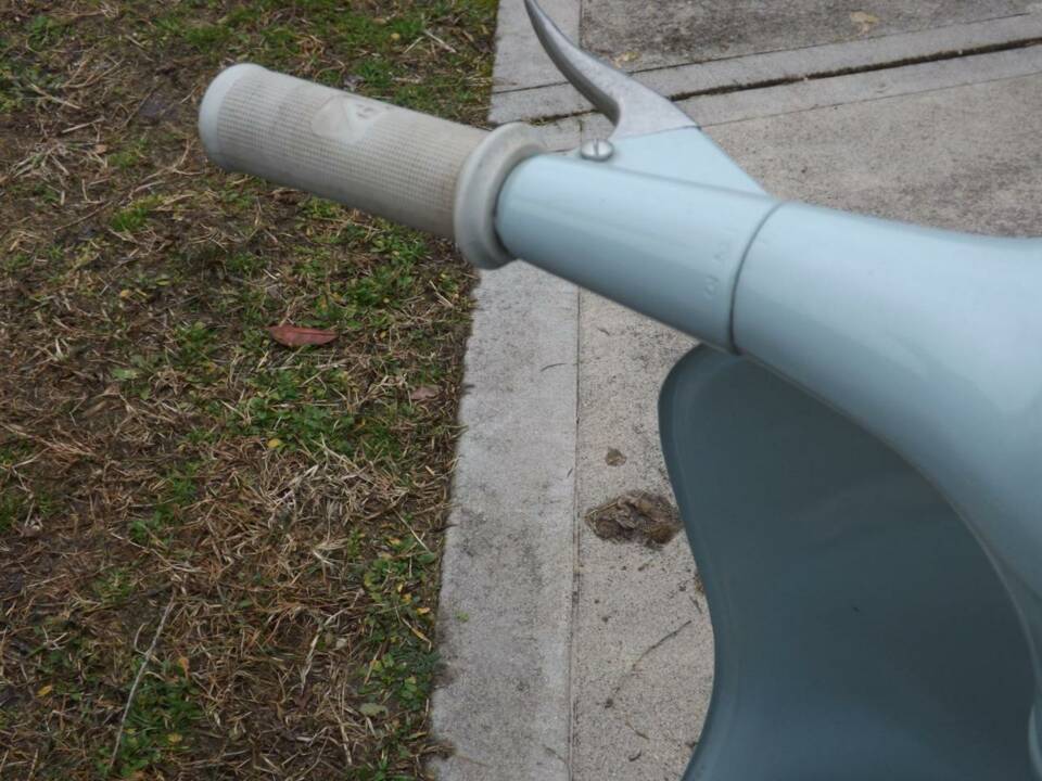 Image 24/50 of Piaggio Vespa 125 (1961)