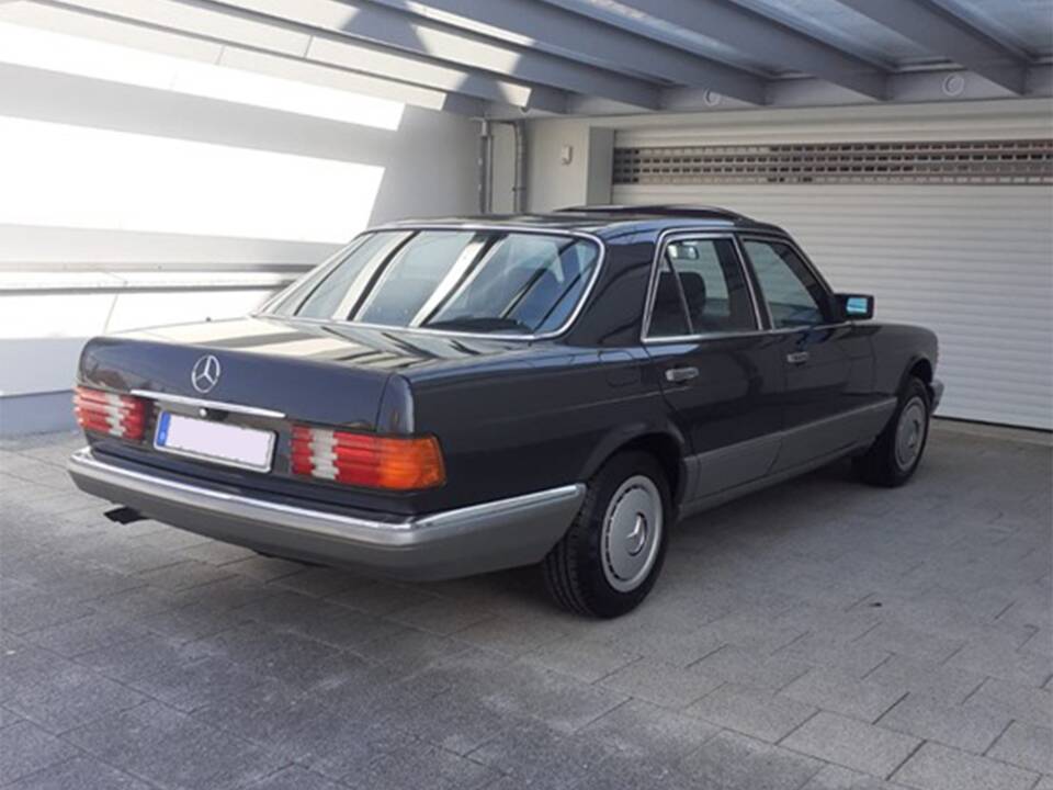 Image 2/39 of Mercedes-Benz 260 SE (1988)