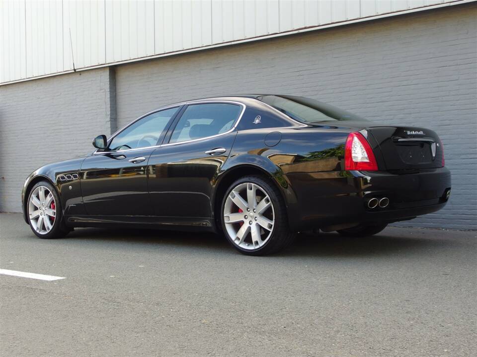 Bild 3/98 von Maserati Quattroporte S 4.7 (2010)
