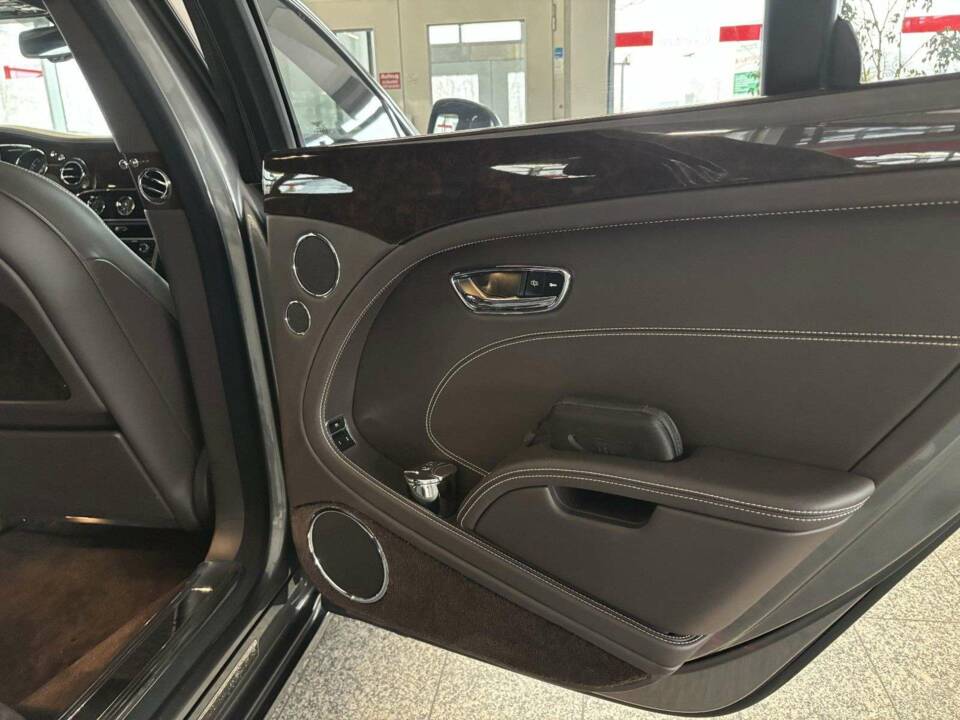 Bild 22/26 von Bentley Mulsanne (2013)