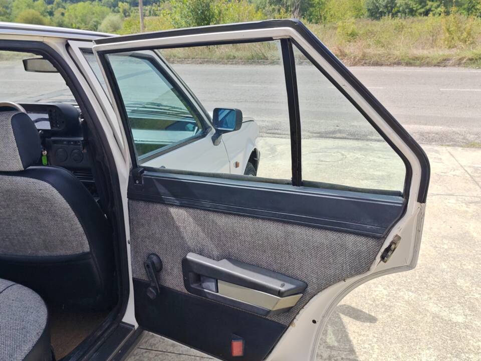 Bild 23/34 von Alfa Romeo Giulietta 1.6 (1983)