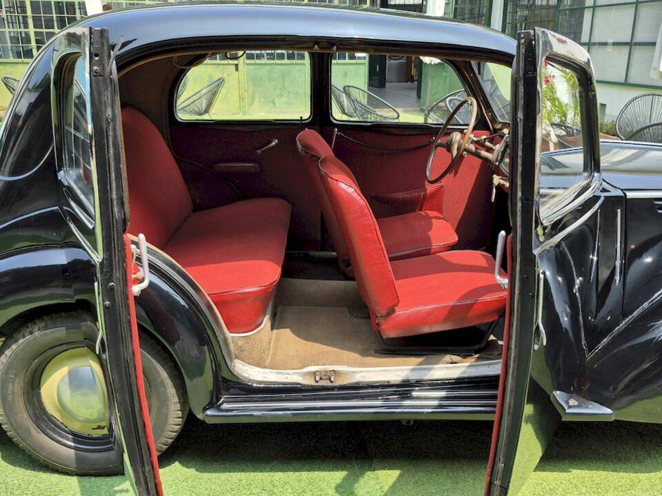 Image 29/47 of FIAT 1100 E (1952)