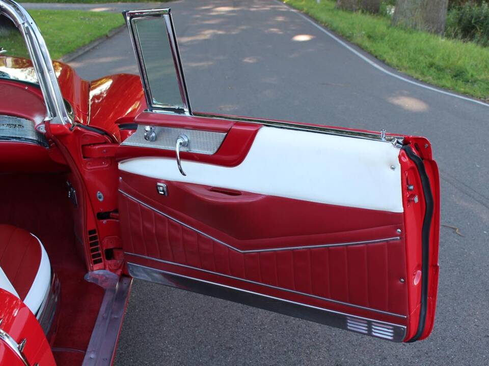Bild 19/29 von Cadillac 62 Convertible (1956)