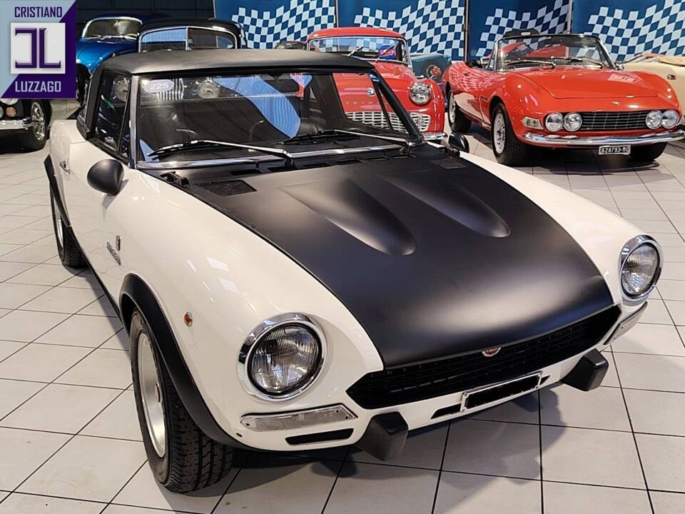 Image 11/73 of FIAT 124 Abarth Rally (1975)