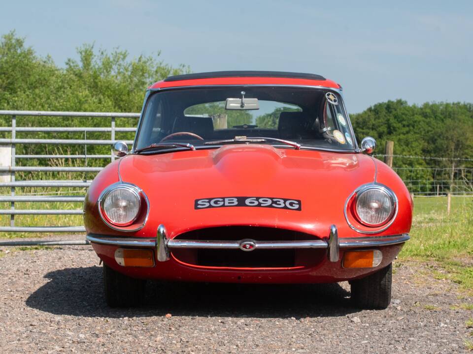 Image 8/50 de Jaguar Type E (2+2) (1969)