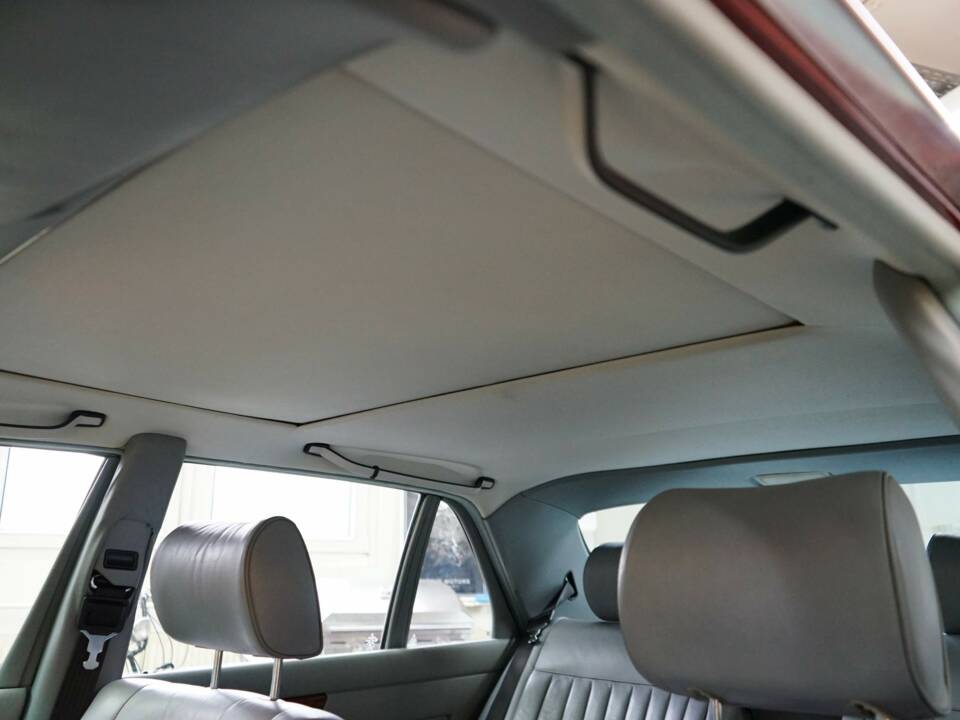 Immagine 35/42 di Mercedes-Benz 500 SEL (1982)