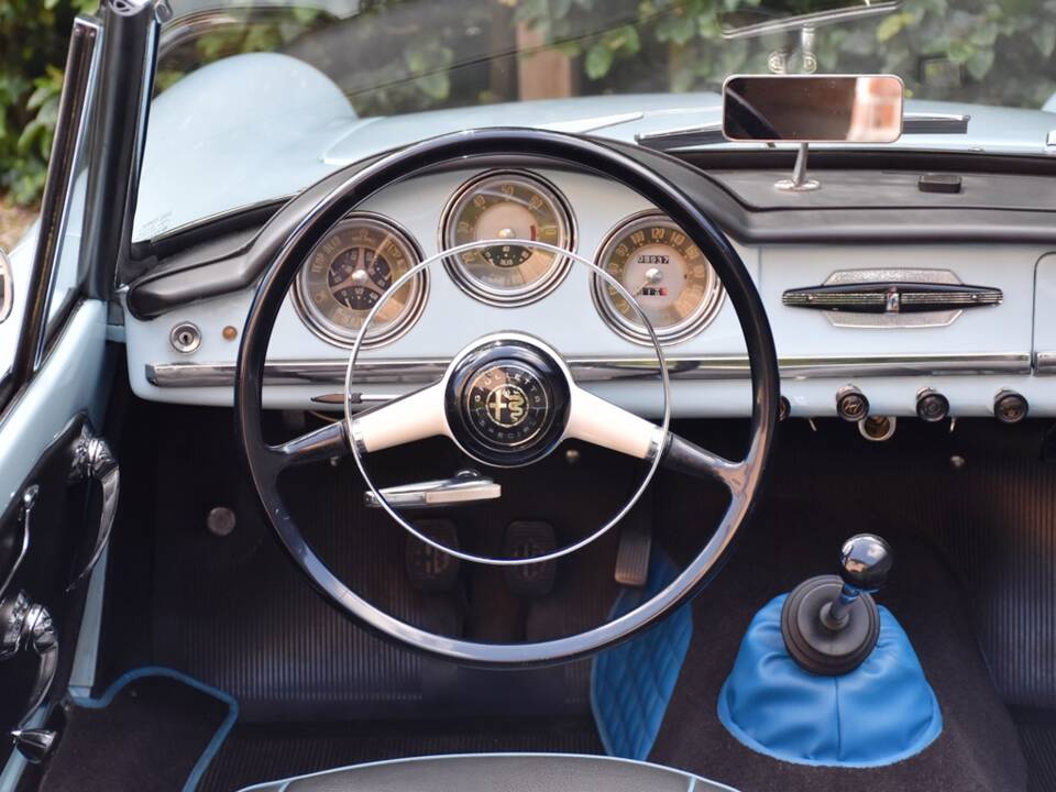 Image 24/39 de Alfa Romeo Giulietta Spider Veloce (1961)