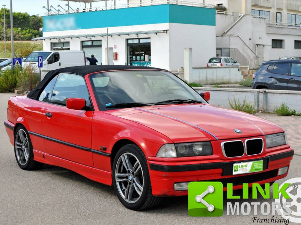 Afbeelding 7/10 van BMW 318i (1994)