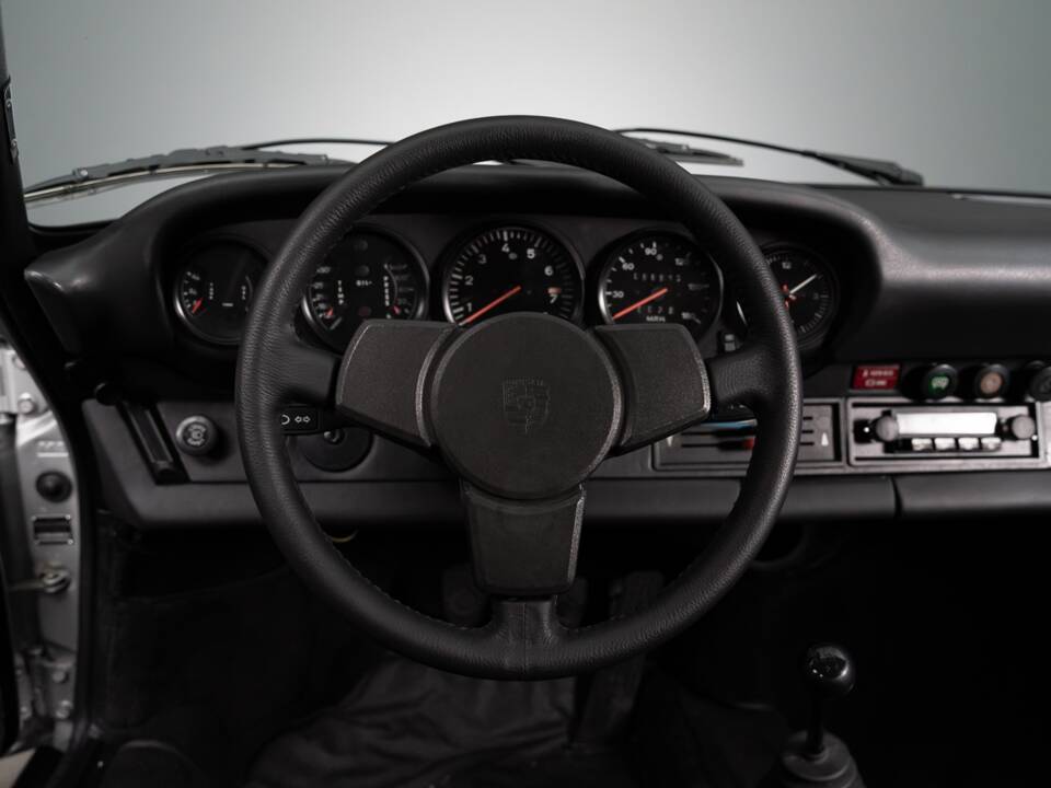 Image 13/29 of Porsche 911 Turbo 3.0 (1976)