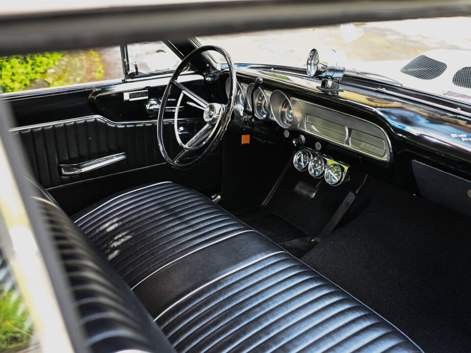 Image 42/70 of Ford Fairlane 500 (1963)