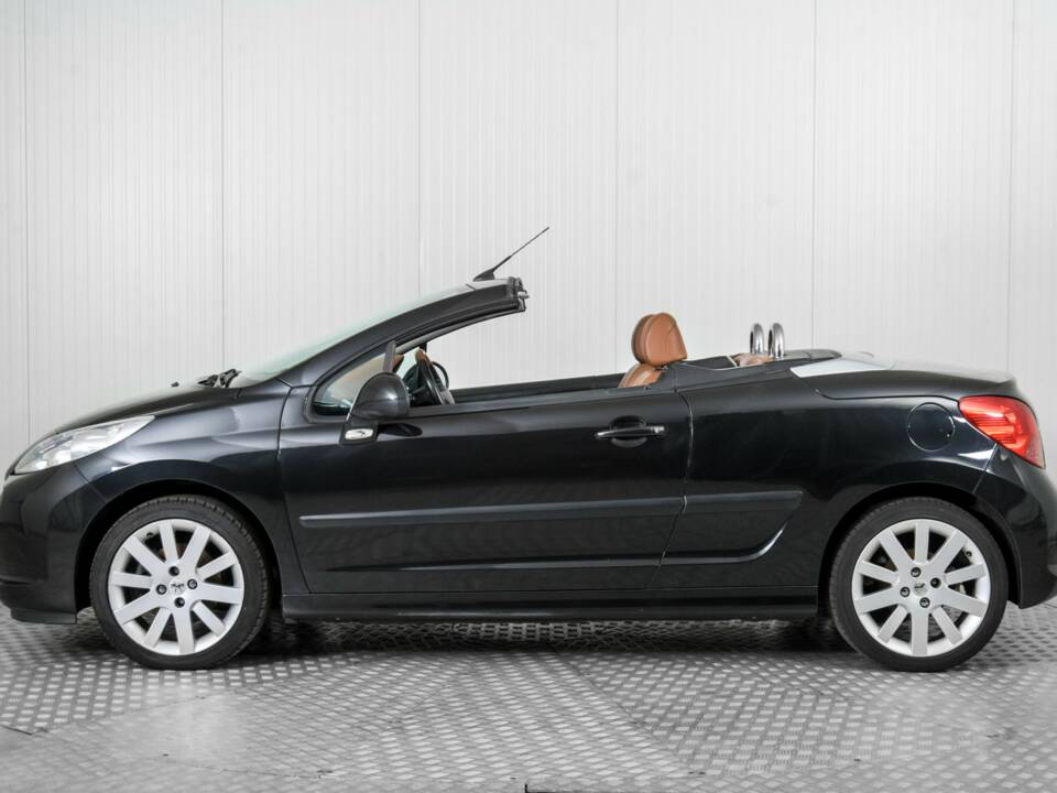 Image 9/50 de Peugeot 207 CC 1.6 VTi (2008)