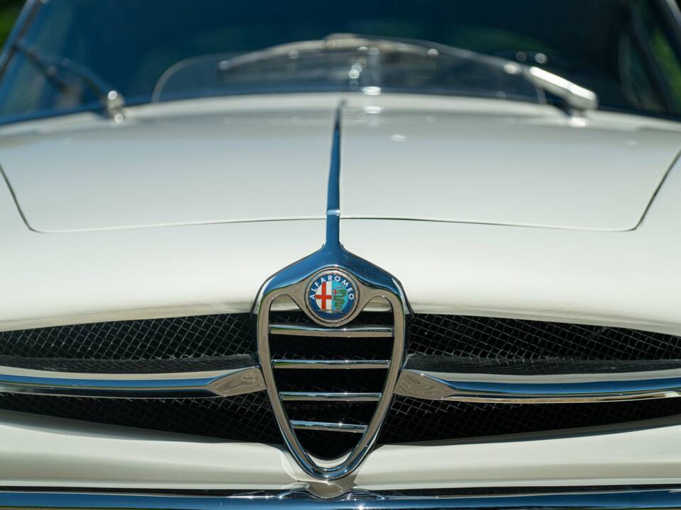 Image 37/50 de Alfa Romeo Giulia Sprint Speciale (1963)