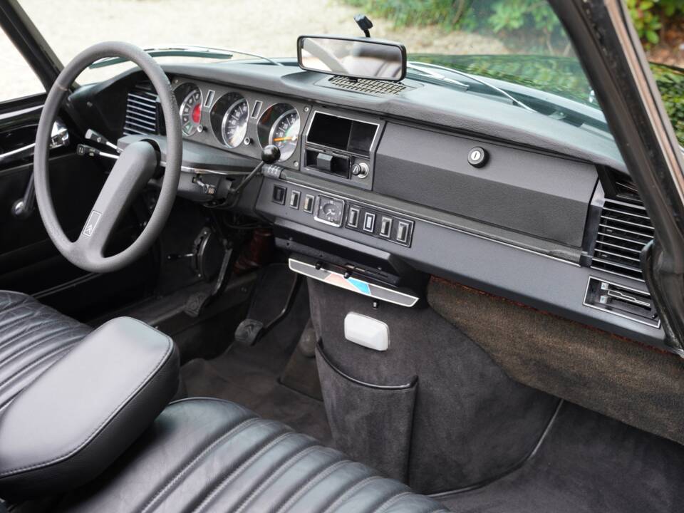 Image 31/50 of Citroën DS 23 Injection (1973)