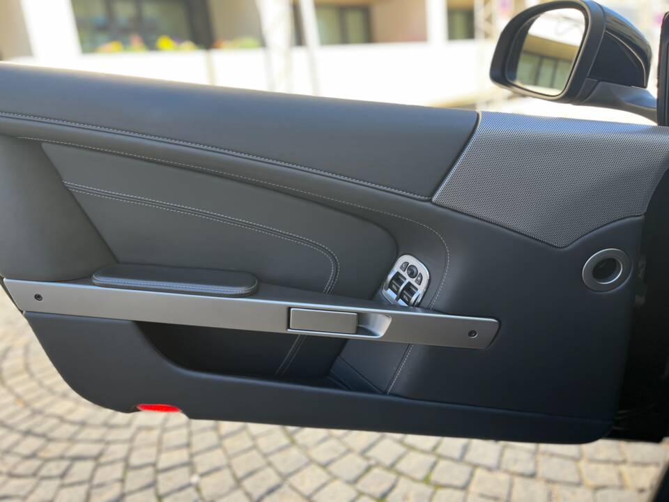 Bild 15/57 von Aston Martin Virage (2011)