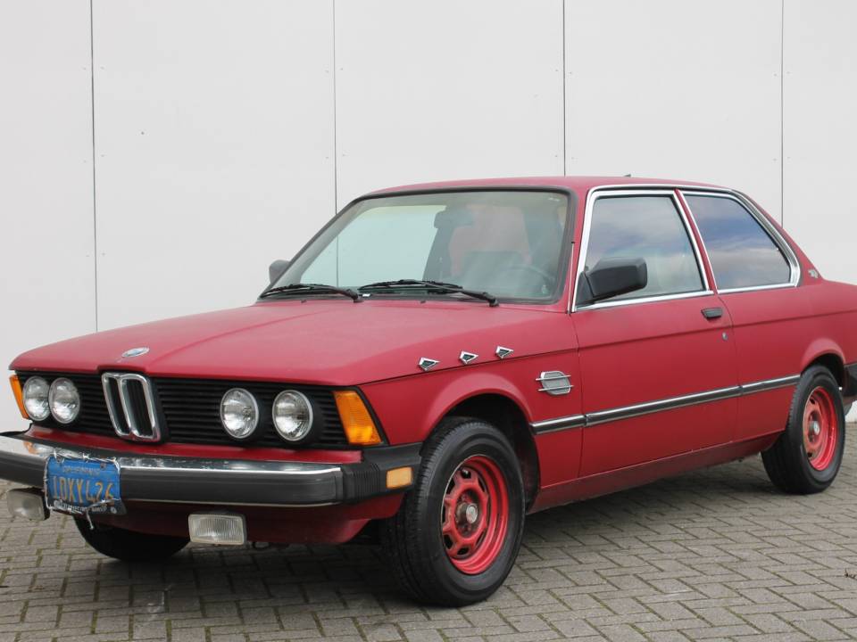 Image 1/30 de BMW 320i (1982)