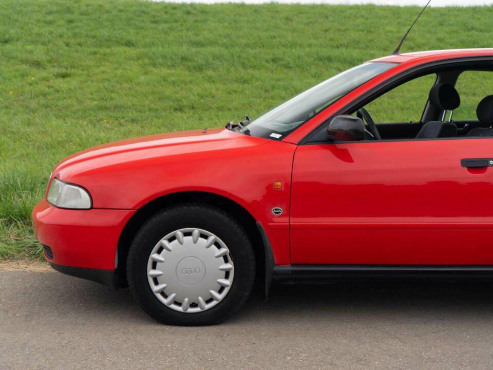 Image 15/40 de Audi A4 1.6 (1995)