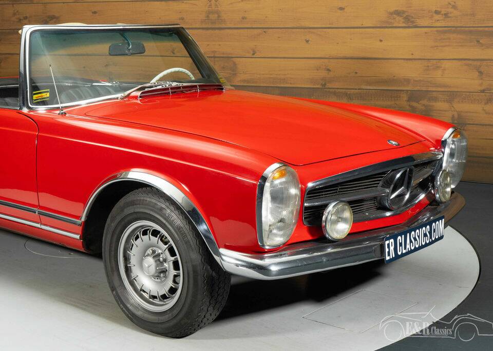 Image 3/8 de Mercedes-Benz 280 SL (1968)