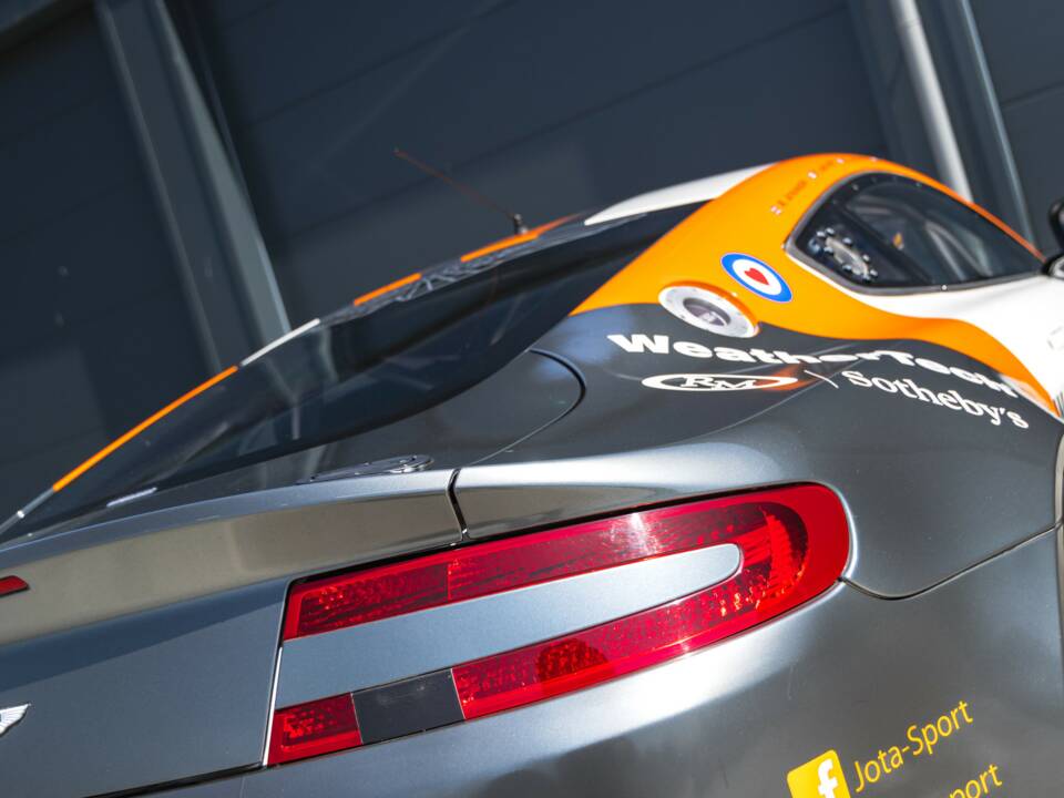 Bild 37/50 von Aston Martin V8 Vantage (2010)