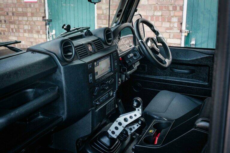 Image 39/53 de Land Rover Defender 110 (2014)