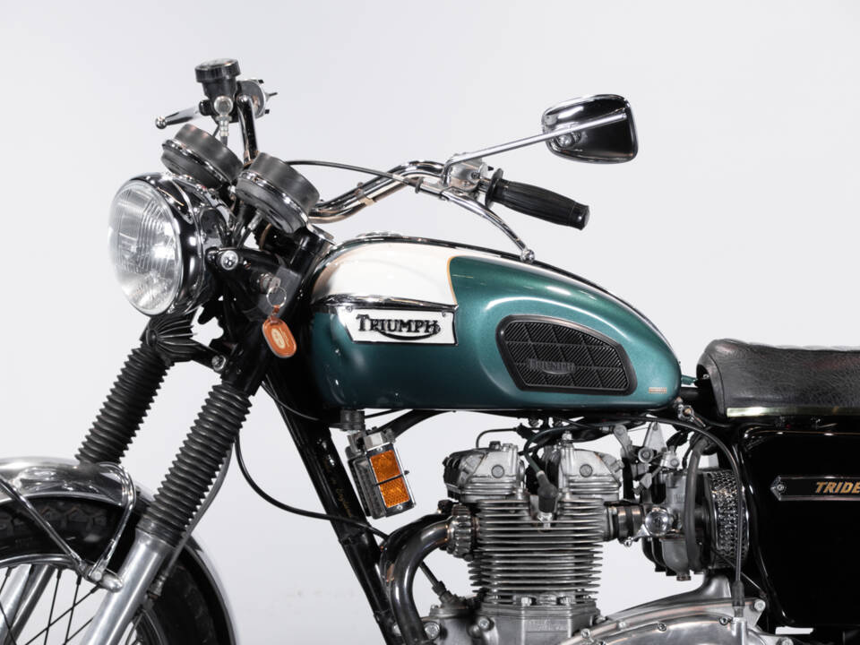 Image 9/28 of Triumph DUMMY (1973)