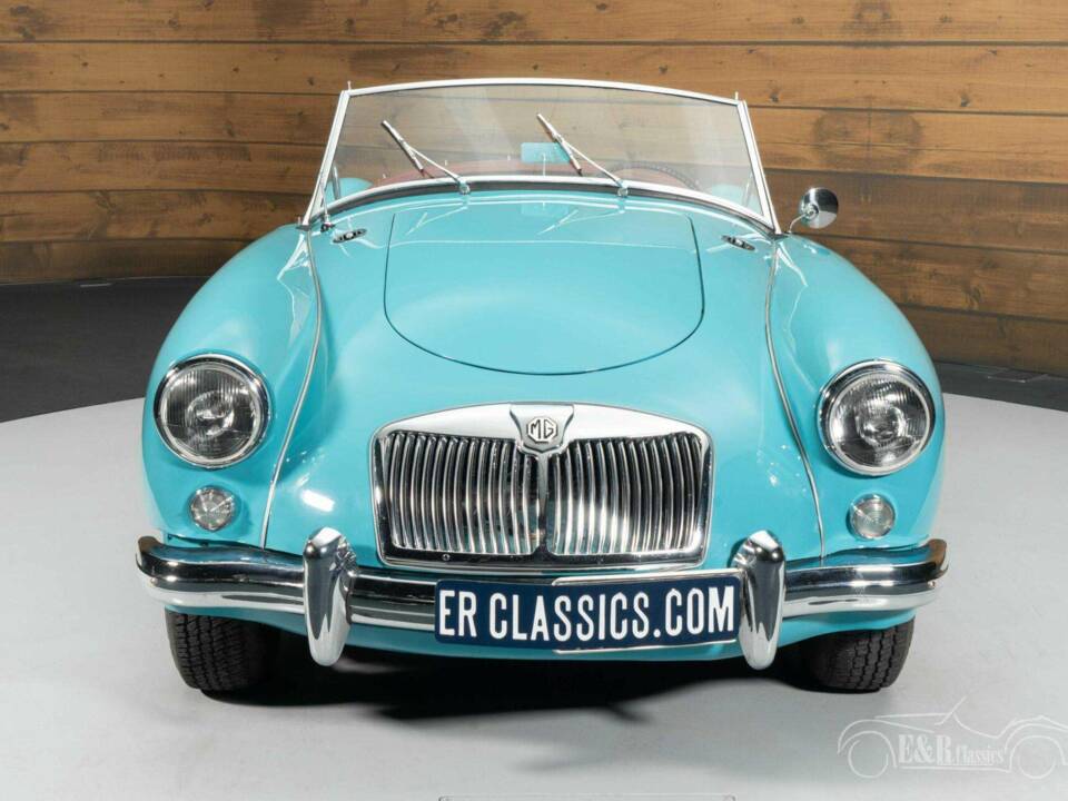 Image 8/19 of MG MGA 1500 (1958)