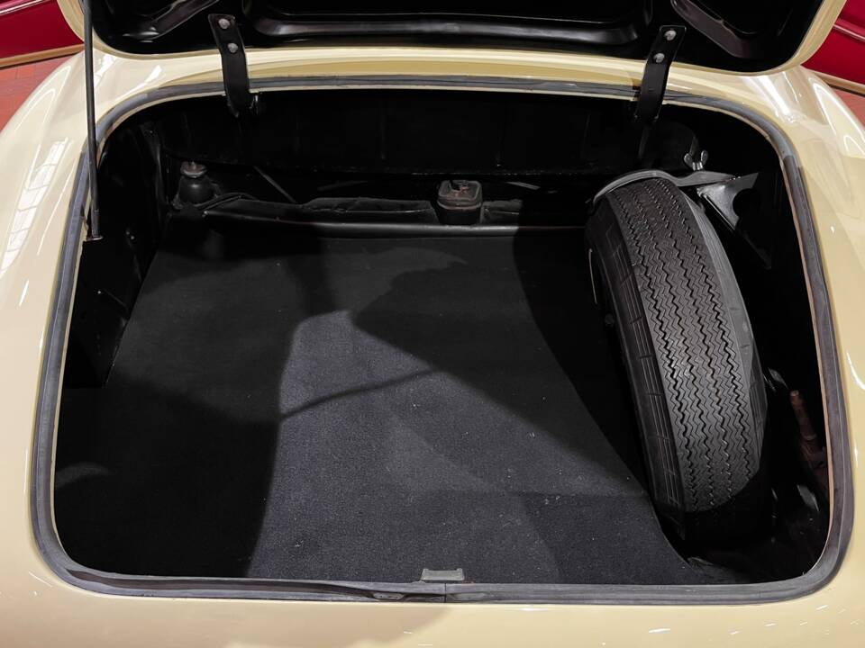 Image 48/58 of Mercedes-Benz 190 SL (1955)