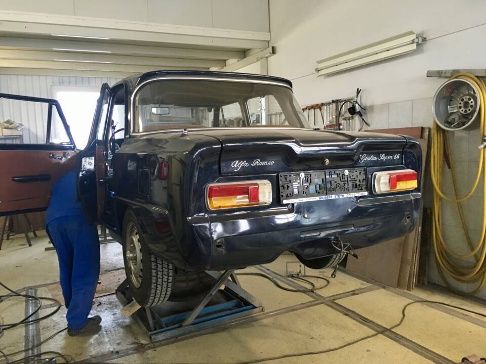 Bild 21/30 von Alfa Romeo Giulia 1.6 Super (1973)