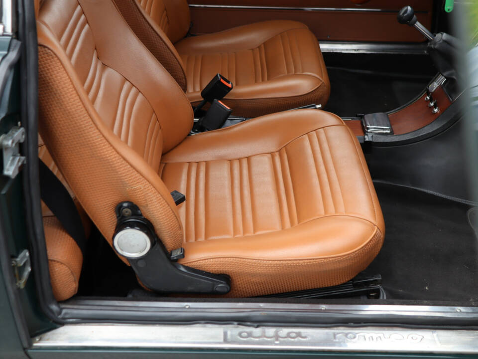 Image 3/50 of Alfa Romeo 1750 GT Veloce (1971)