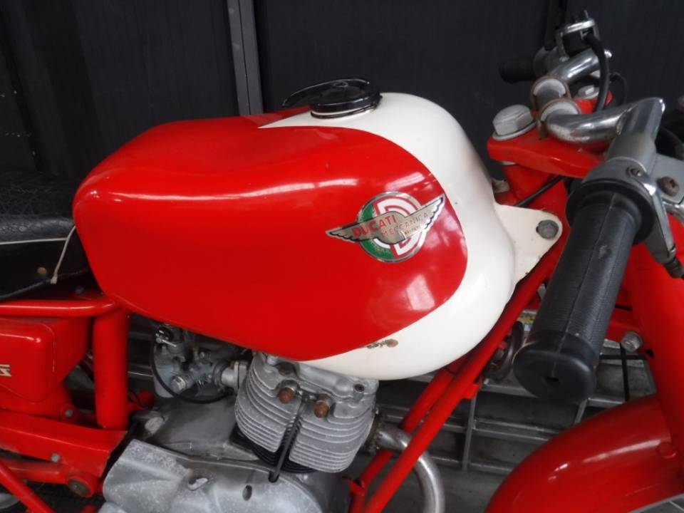 Immagine 13/21 di Ducati DUMMY (1958)