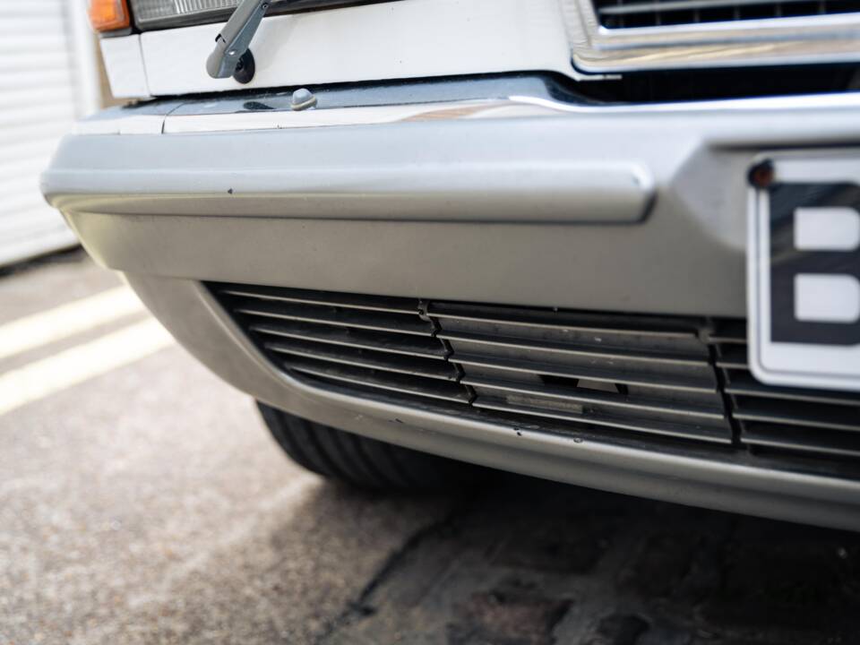 Image 29/50 of Mercedes-Benz 500 SEL (1984)