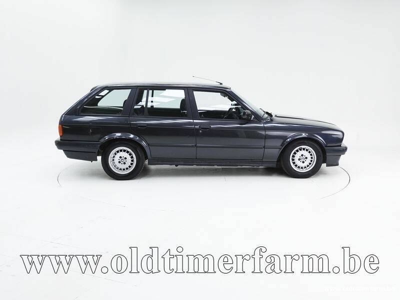 Image 6/15 de BMW 325i Touring (1988)