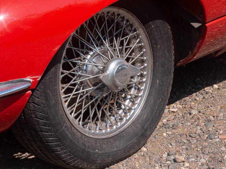 Image 24/50 de Jaguar Type E (2+2) (1969)