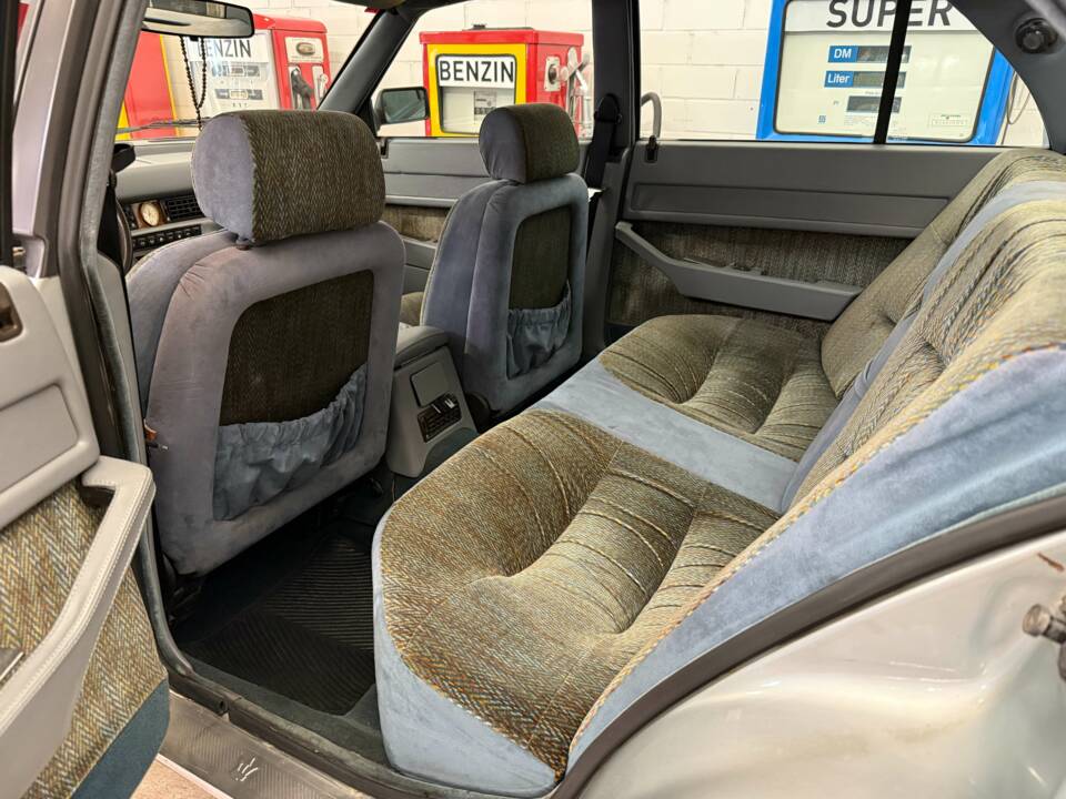 Image 11/17 of Maserati 420 i (1985)