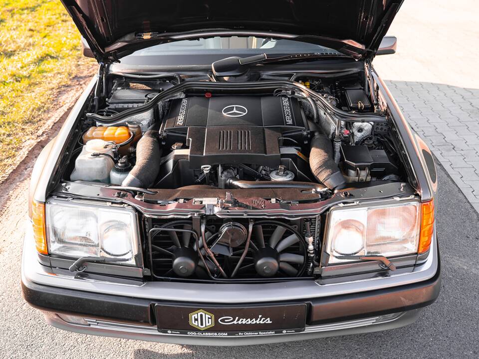 Bild 36/38 von Mercedes-Benz 500 E (1991)