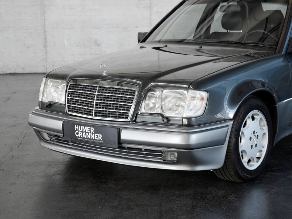 Bild 2/50 von Mercedes-Benz E 500 (1993)