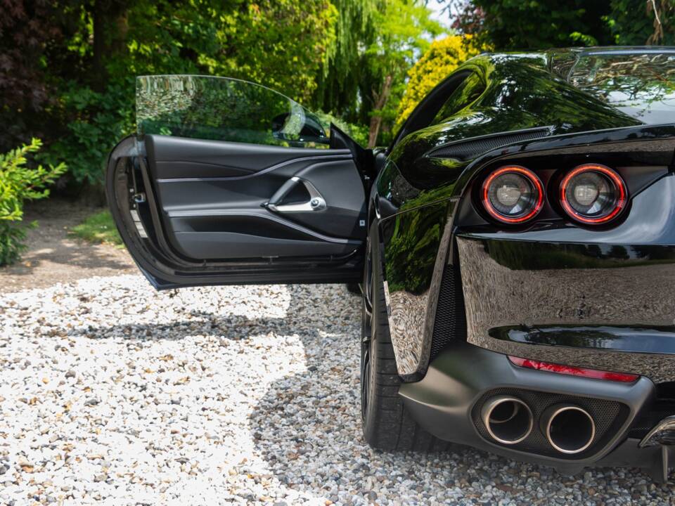 Imagen 7/15 de Ferrari 812 Superfast (2018)
