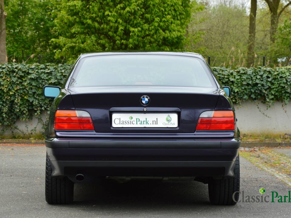 Bild 4/50 von BMW 320i (1994)
