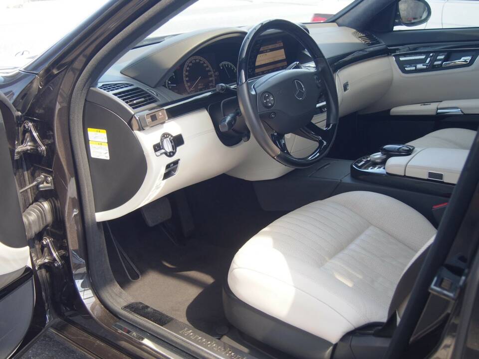 Bild 21/35 von Mercedes-Benz S 600 L (2008)