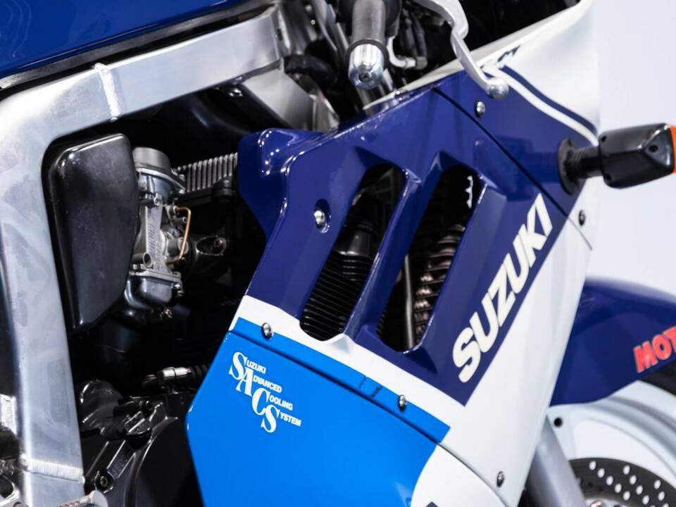 Bild 43/50 von Suzuki DUMMY (1988)