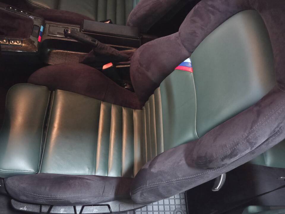 Image 21/54 of BMW M3 GT (1995)