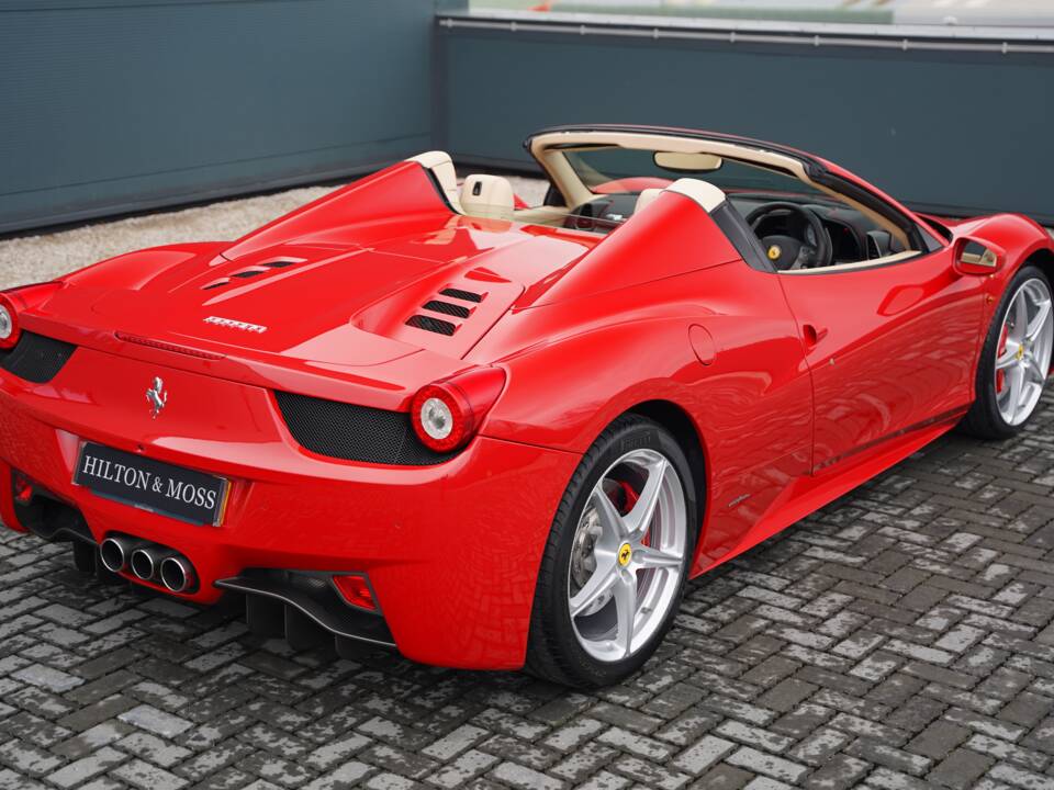 Bild 42/50 von Ferrari 458 Spider (2013)