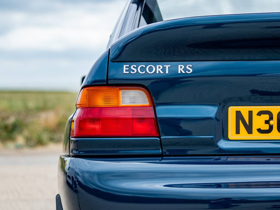 Image 30/43 de Ford Escort RS Cosworth (1996)