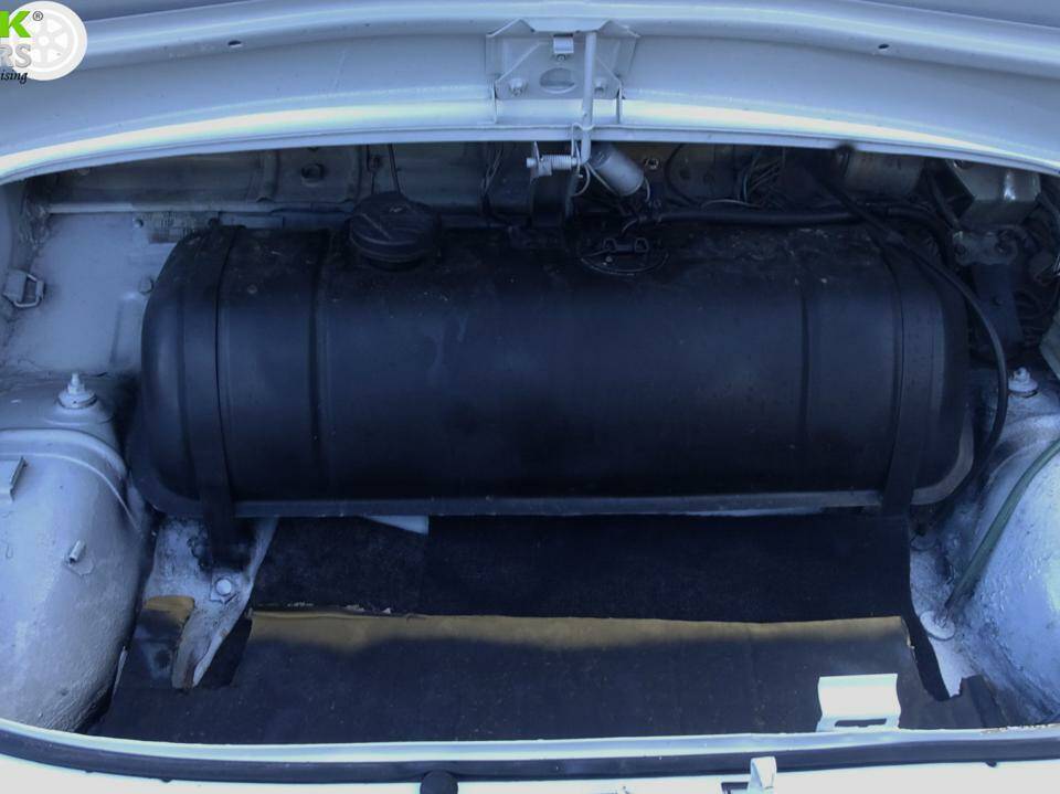 Image 2/10 of FIAT 500 F (1966)